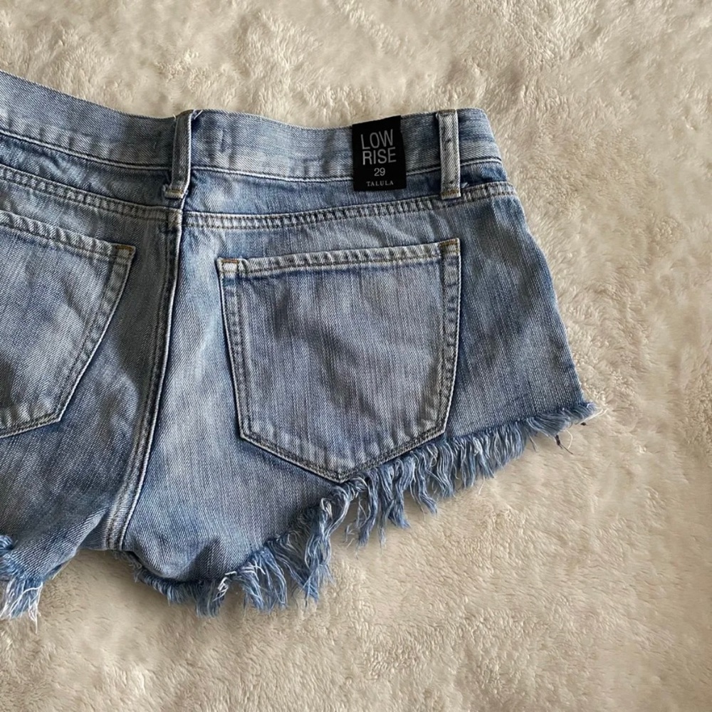 Low-rise Shorts from Aritzia